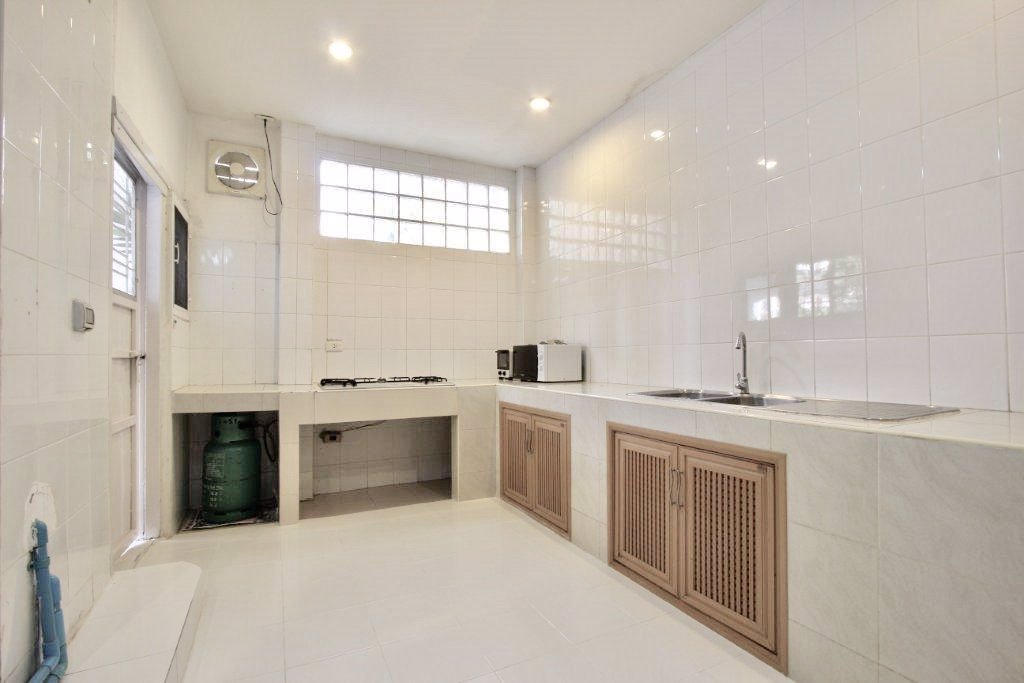 ขายทาวน์โฮมอารียาแมนดารีนา-ถสุขุมวิท77-30ตรว-3ชั้น-เหมาะซื้อลงทุน-ขาย-99ล้าน-โทร093-9594717