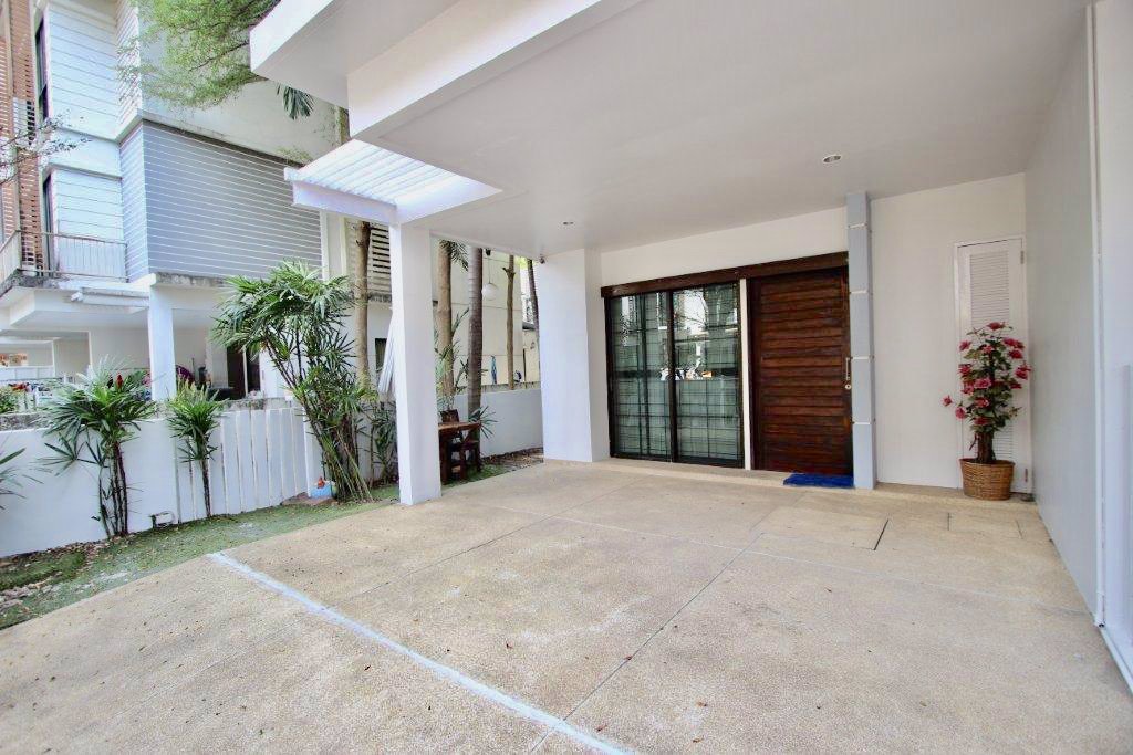 ขายทาวน์โฮมอารียาแมนดารีนา-ถสุขุมวิท77-30ตรว-3ชั้น-เหมาะซื้อลงทุน-ขาย-99ล้าน-โทร093-9594717