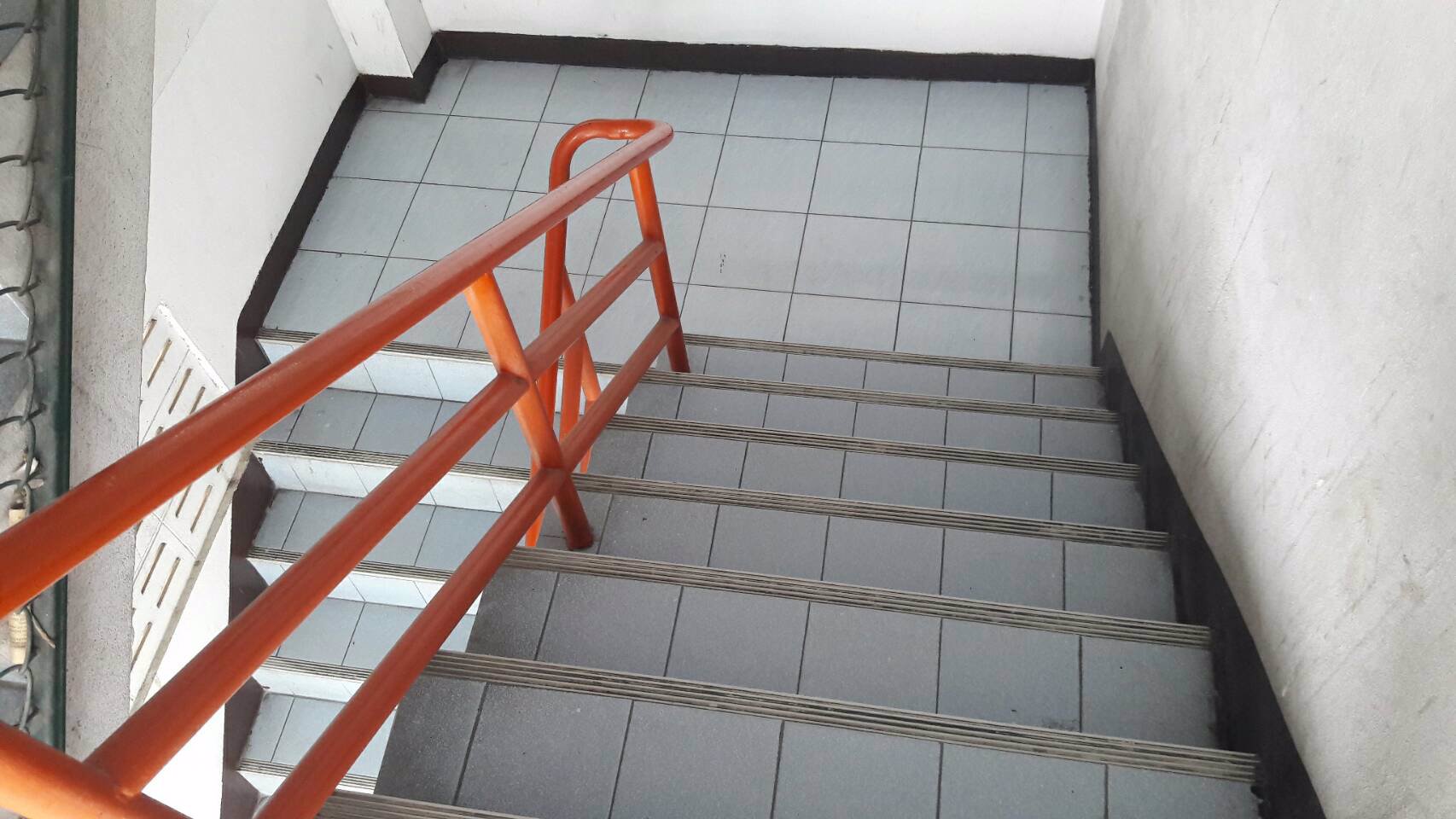 ขายอพาร์ทเม้นท์-4ชั้น-13นอน-ถรามคำแหง-ใกล้สี่แยกลำสาลี-รถไฟฟ้าเพียง-30ม-ขาย-8-ล้าน-โทร-093-9594717