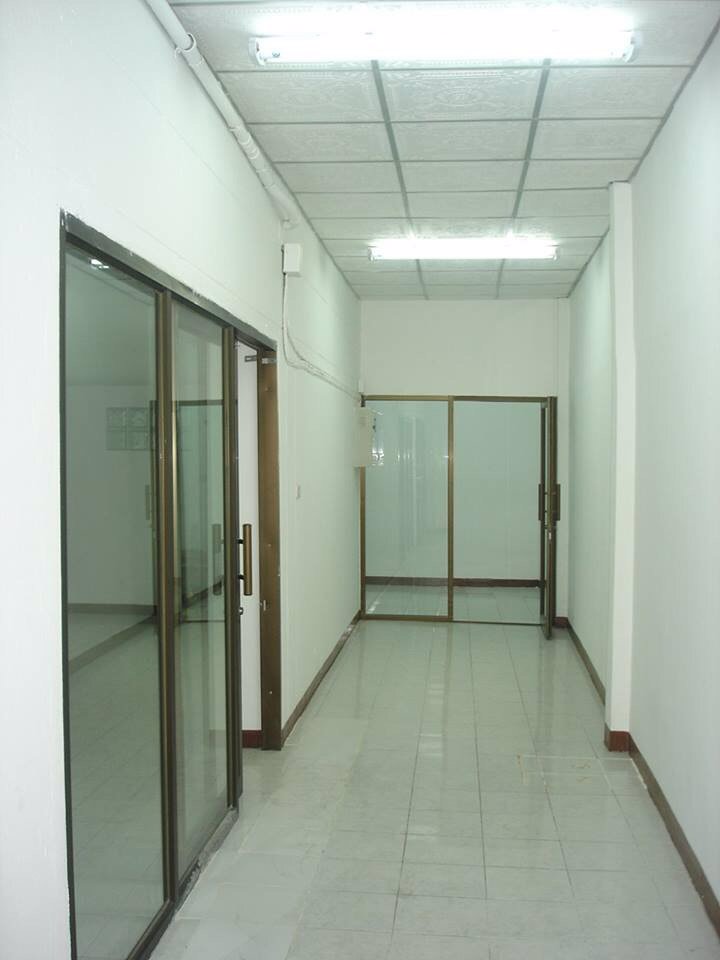 ให้เช่าอาคารพาณิชย์-5ชั้น-1คูหา-ริมถนนรามคำแหง-เช่า-35000-บาท-เดือน-โทร-093-9594717