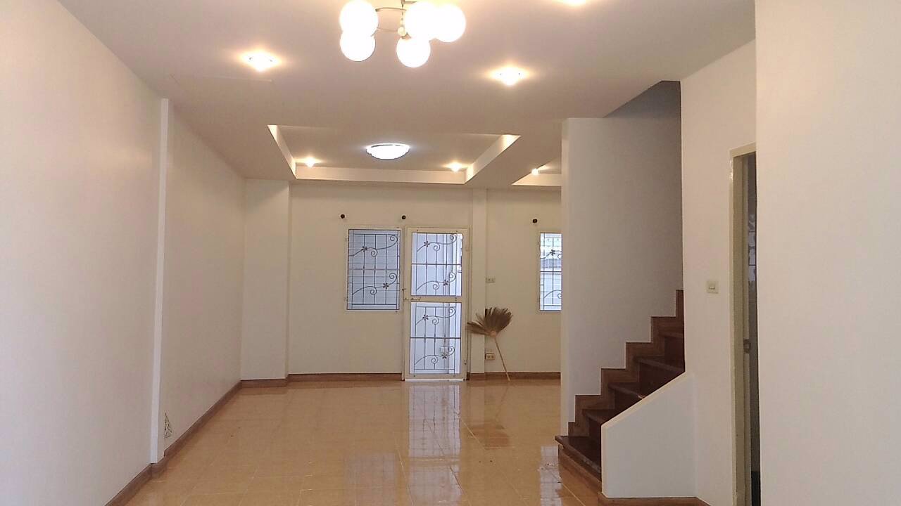 ให้เช่าทาวเฮ้าส์-2ชั้น-มร่วมทางฝัน-ลำลูกกาคลอง2-3นอน-3น้ำใกล้ฟิวเจอร์-เช่า-9000บ-ด-โทร-093-9594717