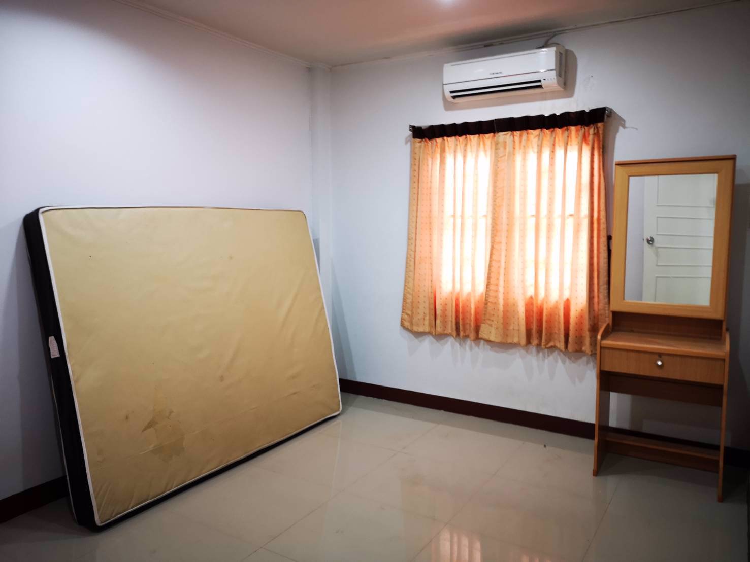 ให้เช่าทาวน์เฮ้าส์-2ชั้น-มเมืองเอก5-ใกล้มรังสิต-3นอน-2น้ำ-เฟอร์พร้อม-เช่า-15000บ-ด-093-9594717