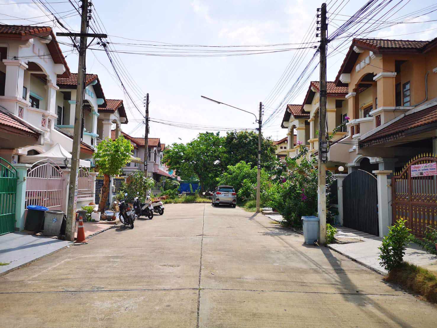 ให้เช่าทาวน์เฮ้าส์-2ชั้น-มเมืองเอก5-ใกล้มรังสิต-3นอน-2น้ำ-เฟอร์พร้อม-เช่า-15000บ-ด-093-9594717