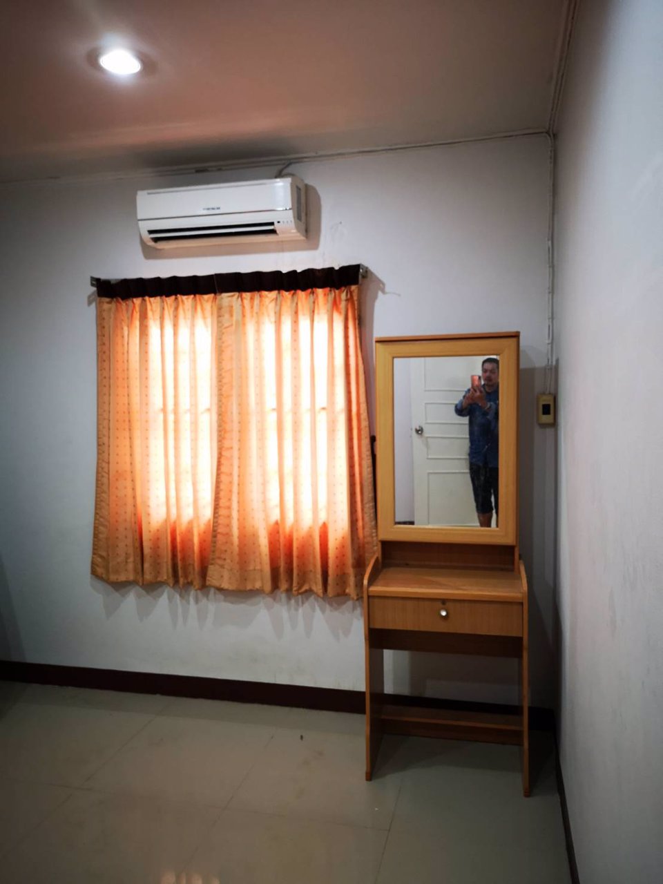 ให้เช่าทาวน์เฮ้าส์-2ชั้น-มเมืองเอก5-ใกล้มรังสิต-3นอน-2น้ำ-เฟอร์พร้อม-เช่า-15000บ-ด-093-9594717