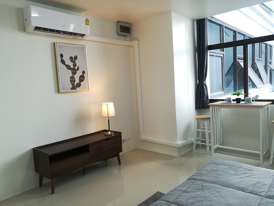 ขายคอนโดรัชอาภาทาวเวอร์-แต่งสวย-ห้องมุม-พร้อมเฟอร์นิเจอร์แอร์