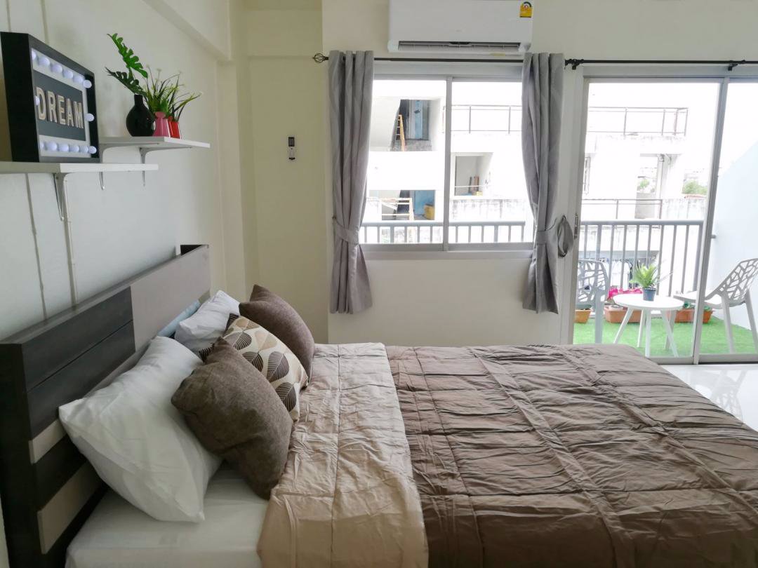 ขายคอนโด-panchasap-sweet-แต่งสวยพร้อมเฟอร์นิเจอร์แอร์สวนระเบียง