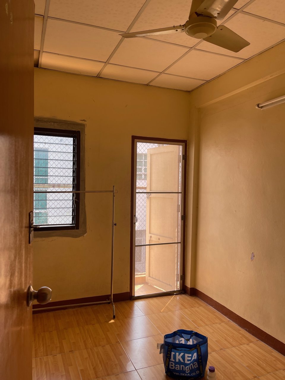 ขายด่วน-อาคารพาณิชย์พร้อมอยู่-4-ชั้น-ถนนพระราม-6