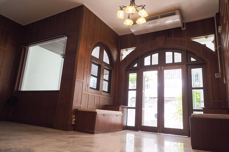 ทาวน์เฮาส์-เอกมัย-ให้เช่า-4-ชั้น-4-นอน-5-น้ำ-เหมาะสำหรับ-อยู่อาศัย-และ-ทำโฮมออฟฟิศ