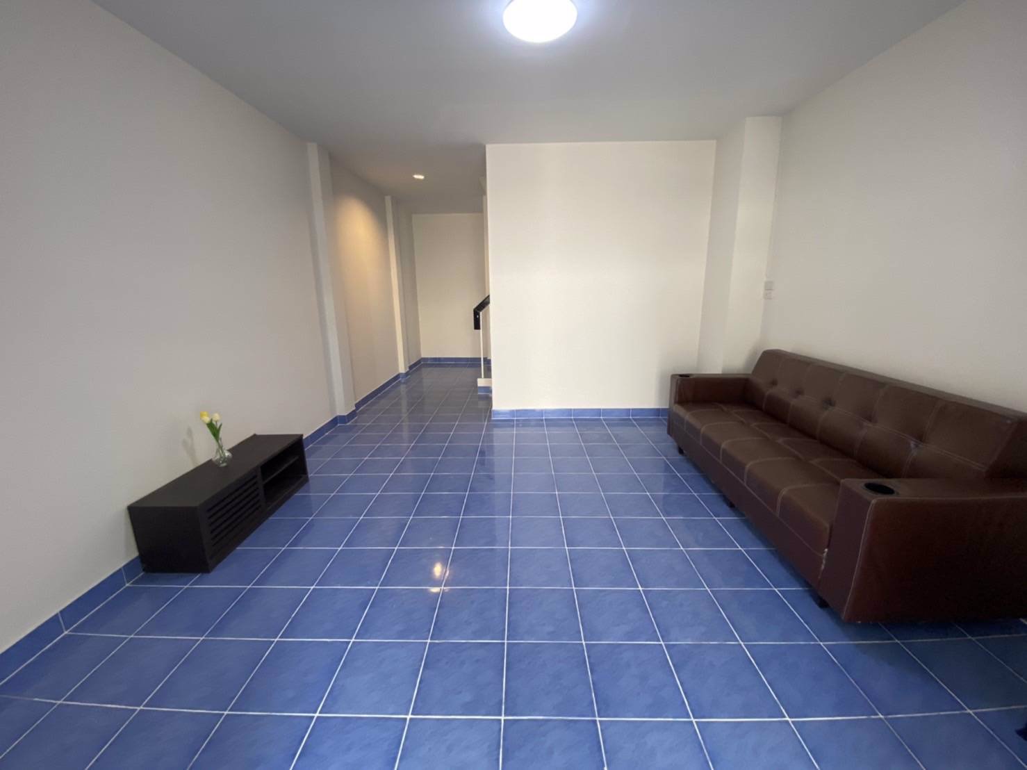 ขายถูกทาวน์เฮ้าส์-มเพลินใจ2-เนินพระ-เมืองระยอง-รีโนเวทใหม่เฟอร์ครบ-ใกล้อัสสัมชัญระยอง