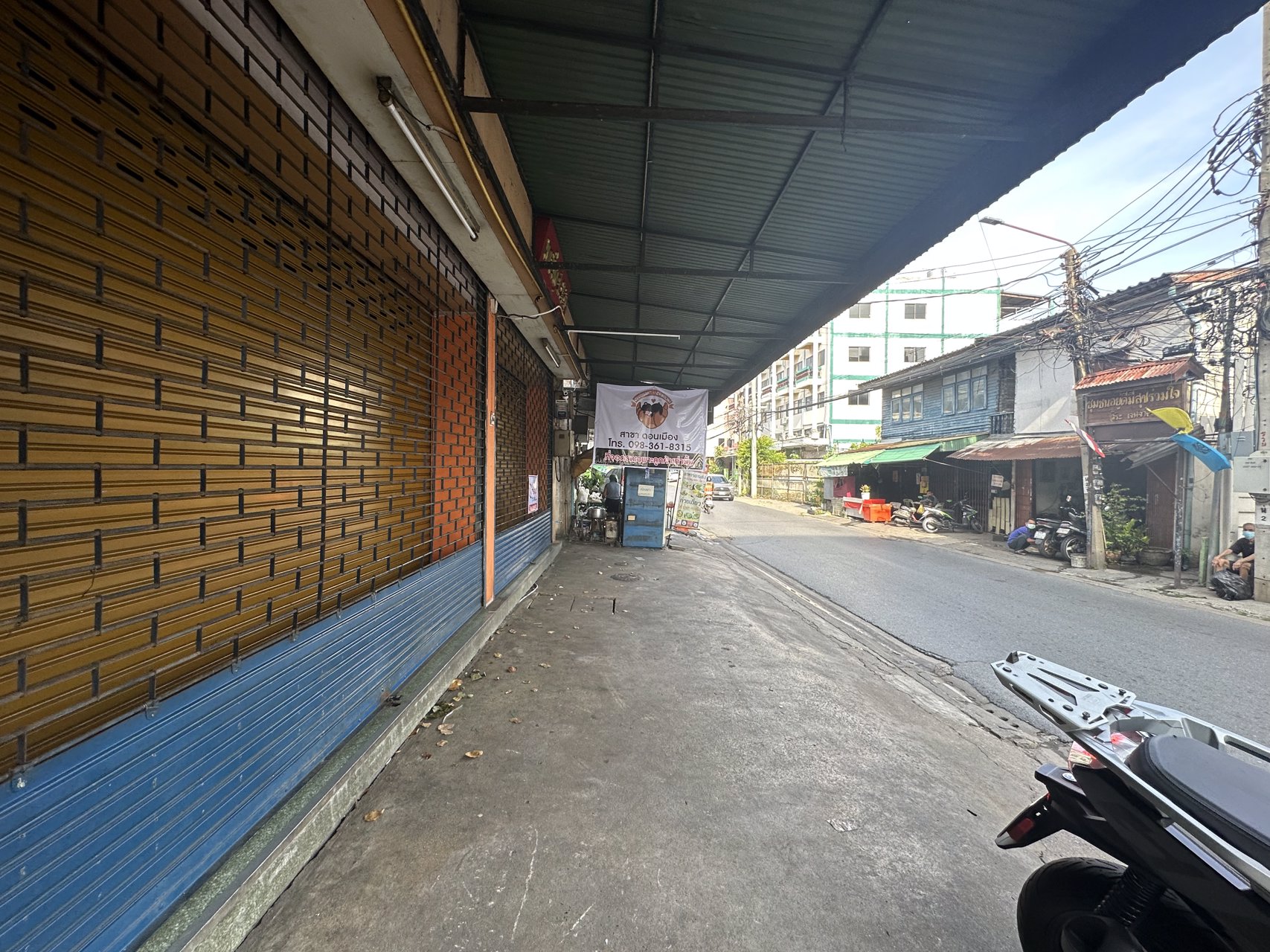 ให้เช่าห้องขายของ-ติดถนนใหญ่-1-คูหา