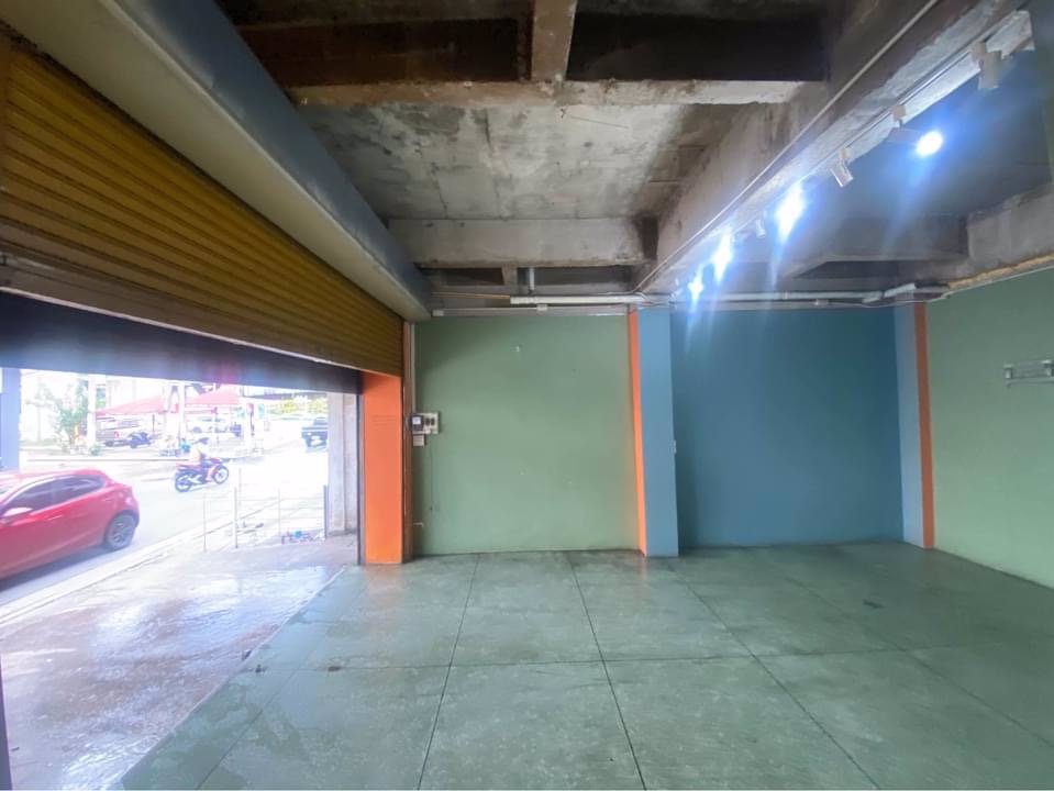 ให้เช่าห้องขายของ-ติดถนนใหญ่-1-คูหา