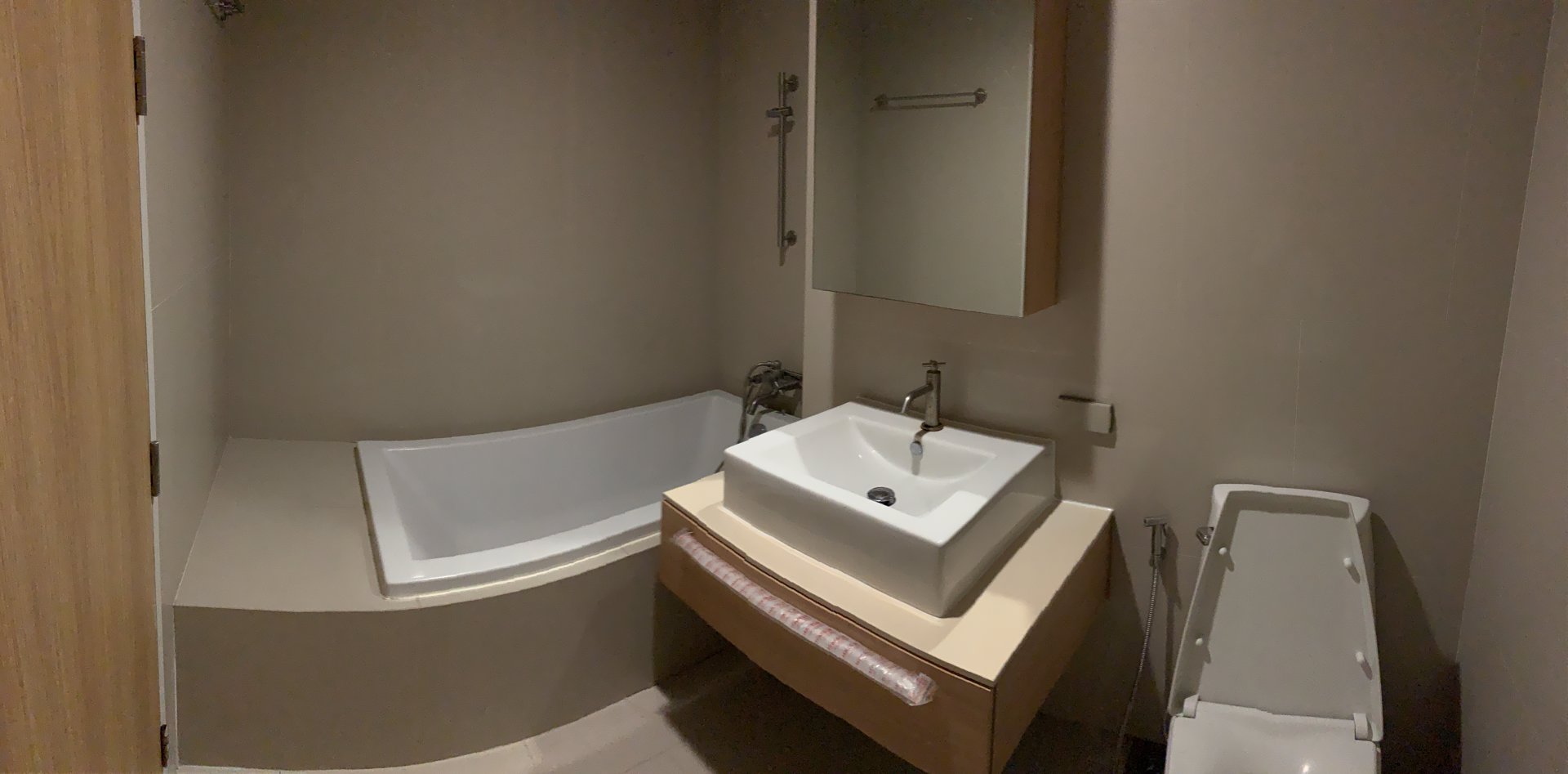 the-issara-lardprao-condo-for-rent-40th-floor-great-view-
fully-furnished-rental-15000-month