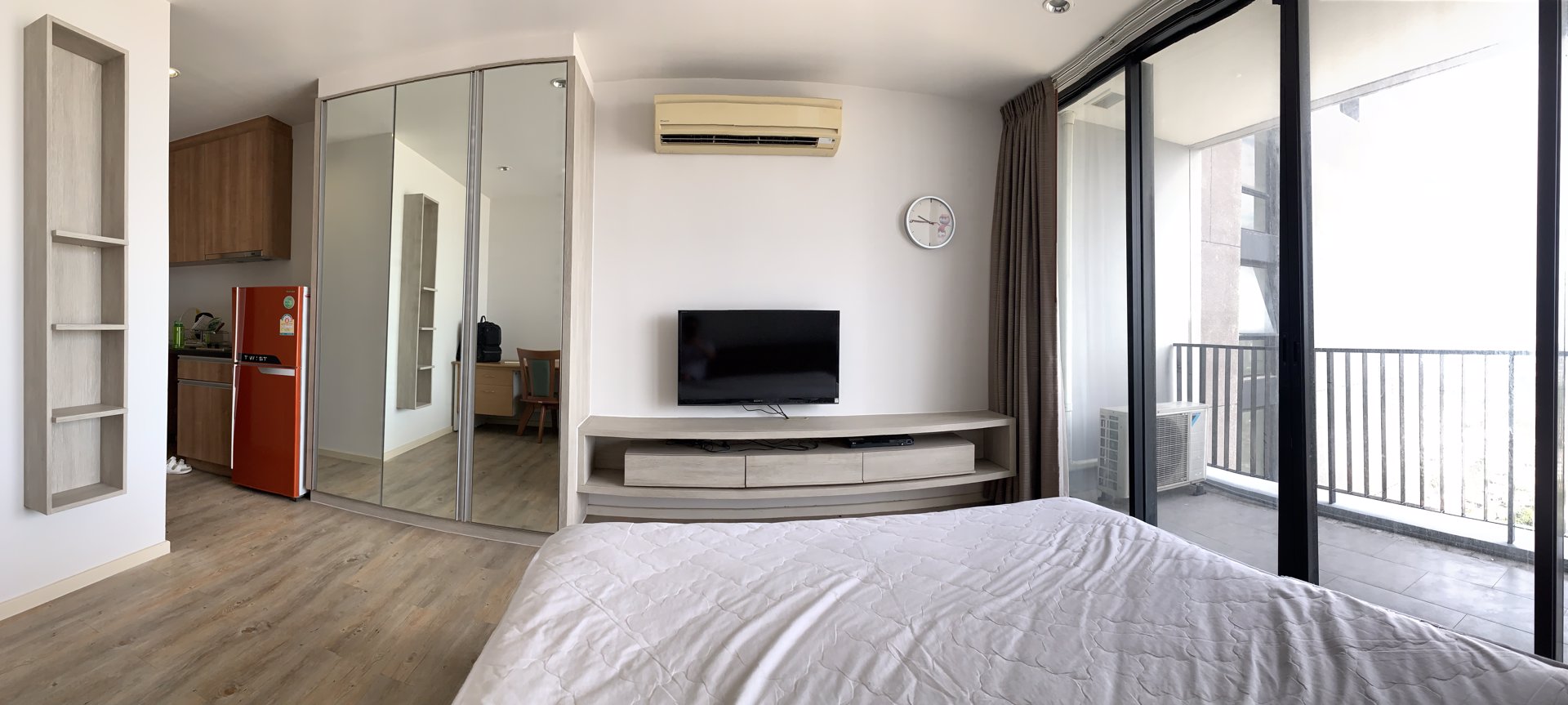 the-issara-lardprao-condo-for-rent-40th-floor-great-view-
fully-furnished-rental-15000-month