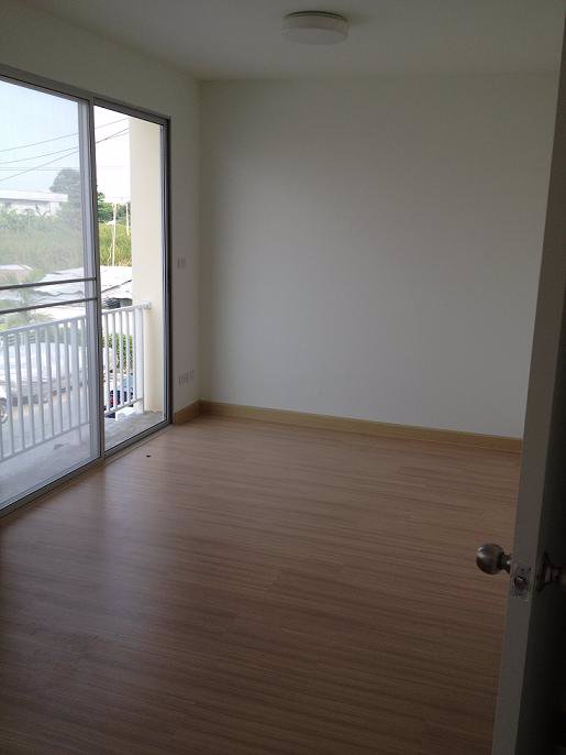 ให้เช่าทาวเฮาส์สภาพใหม่ใกล้รถไฟฟ้า-bts-ถูกที่สุดในโครงการ-