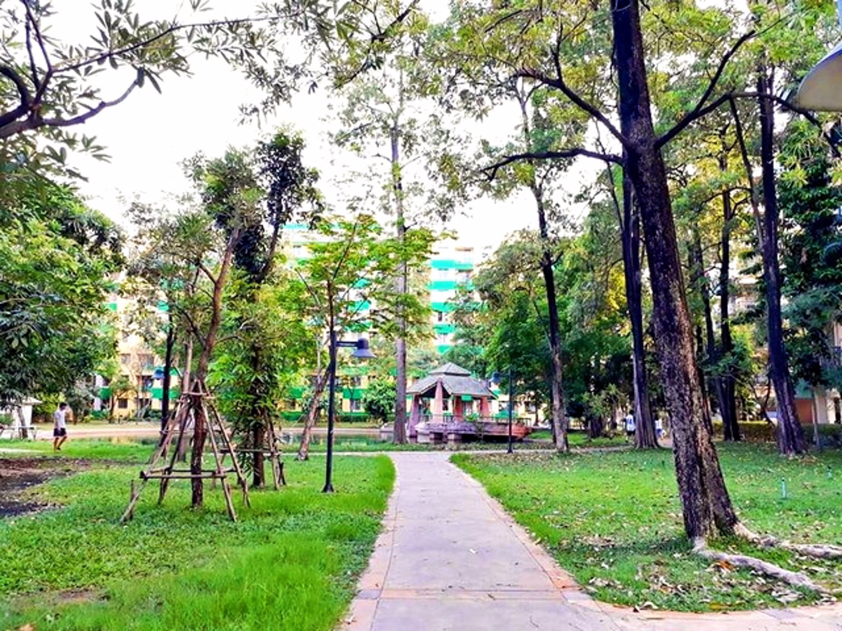 ให้เช่า-6000-คอนโด-เดอะพาร์คแลนด์-บางนา-ใกล้-โรงเรียนประชาคมนานาชาติ-200-เมตร