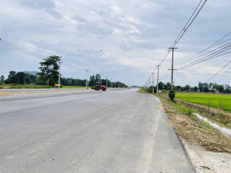 ที่ดินเปล่า-9ไร่-2งาน-99ตารางวา-ติดถนน-4เลน-สวรรคโลก-ทุ่งเสลี่ยม