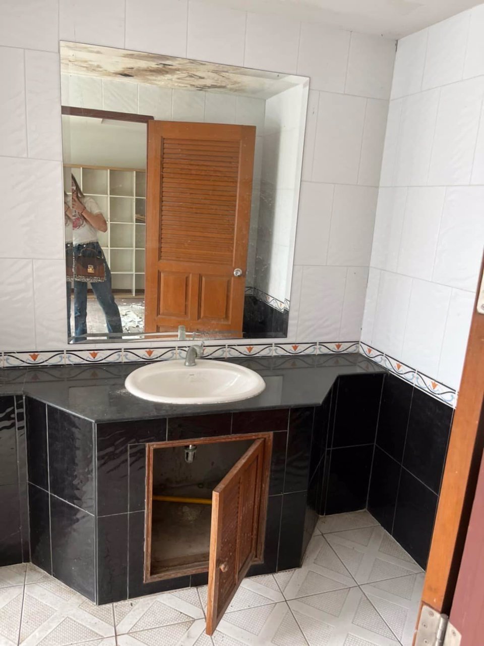 ขายด่วน-ทาวน์โฮม-45-ชั้น-ซวิภาวดี-20-ลาดพร้าว-18-ต่ำกว่าประเมิน-1-ล้าน