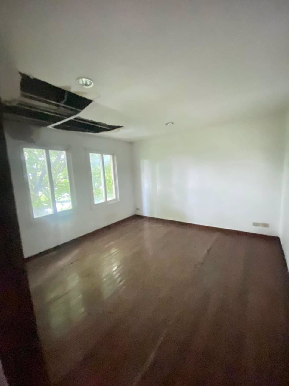 ขายด่วน-ทาวน์โฮม-45-ชั้น-ซวิภาวดี-20-ลาดพร้าว-18-ต่ำกว่าประเมิน-1-ล้าน