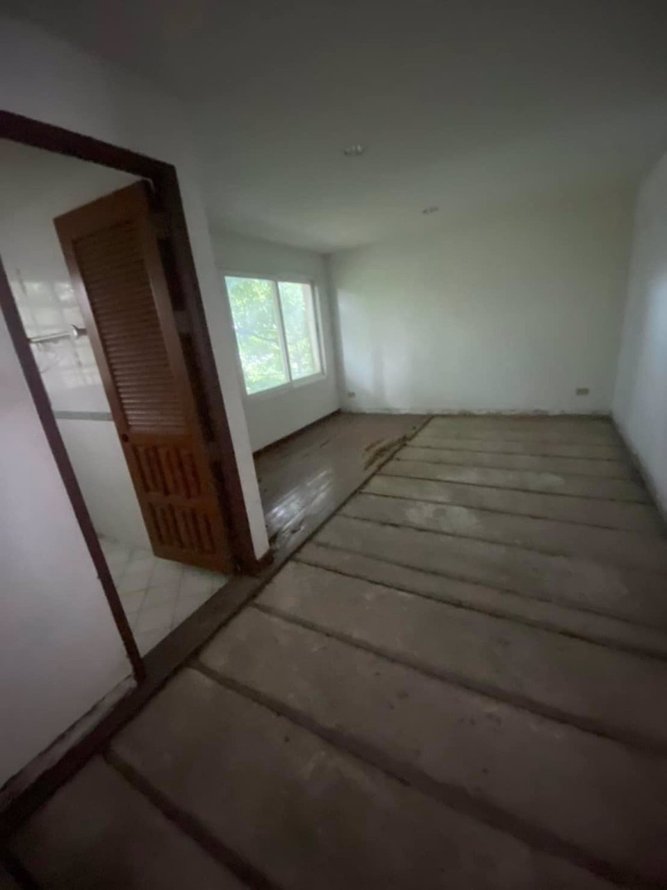 ขายด่วน-ทาวน์โฮม-45-ชั้น-ซวิภาวดี-20-ลาดพร้าว-18-ต่ำกว่าประเมิน-1-ล้าน