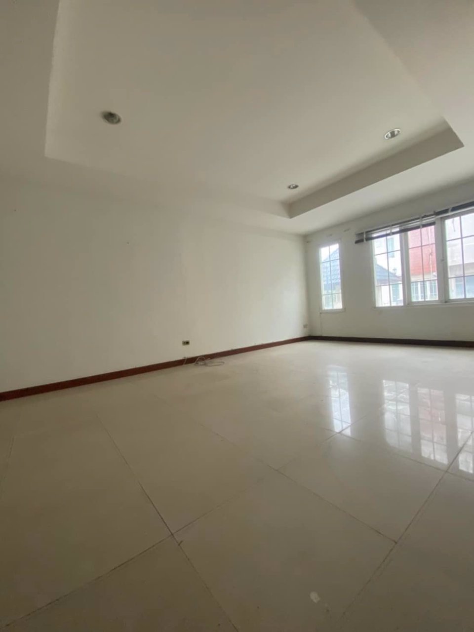 ขายด่วน-ทาวน์โฮม-45-ชั้น-ซวิภาวดี-20-ลาดพร้าว-18-ต่ำกว่าประเมิน-1-ล้าน