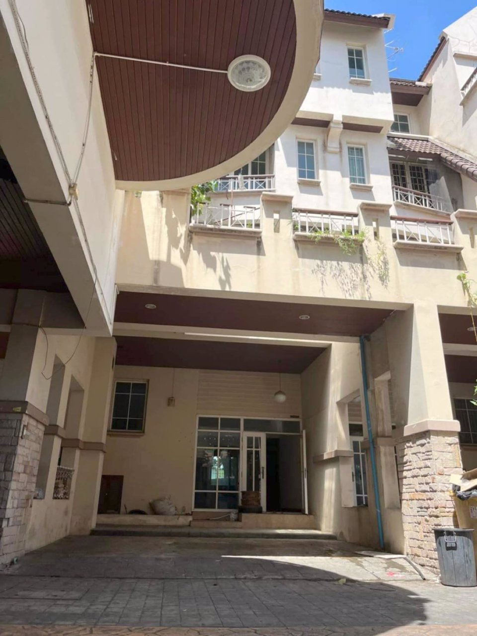 ขายด่วน-ทาวน์โฮม-45-ชั้น-ซวิภาวดี-20-ลาดพร้าว-18-ต่ำกว่าประเมิน-1-ล้าน