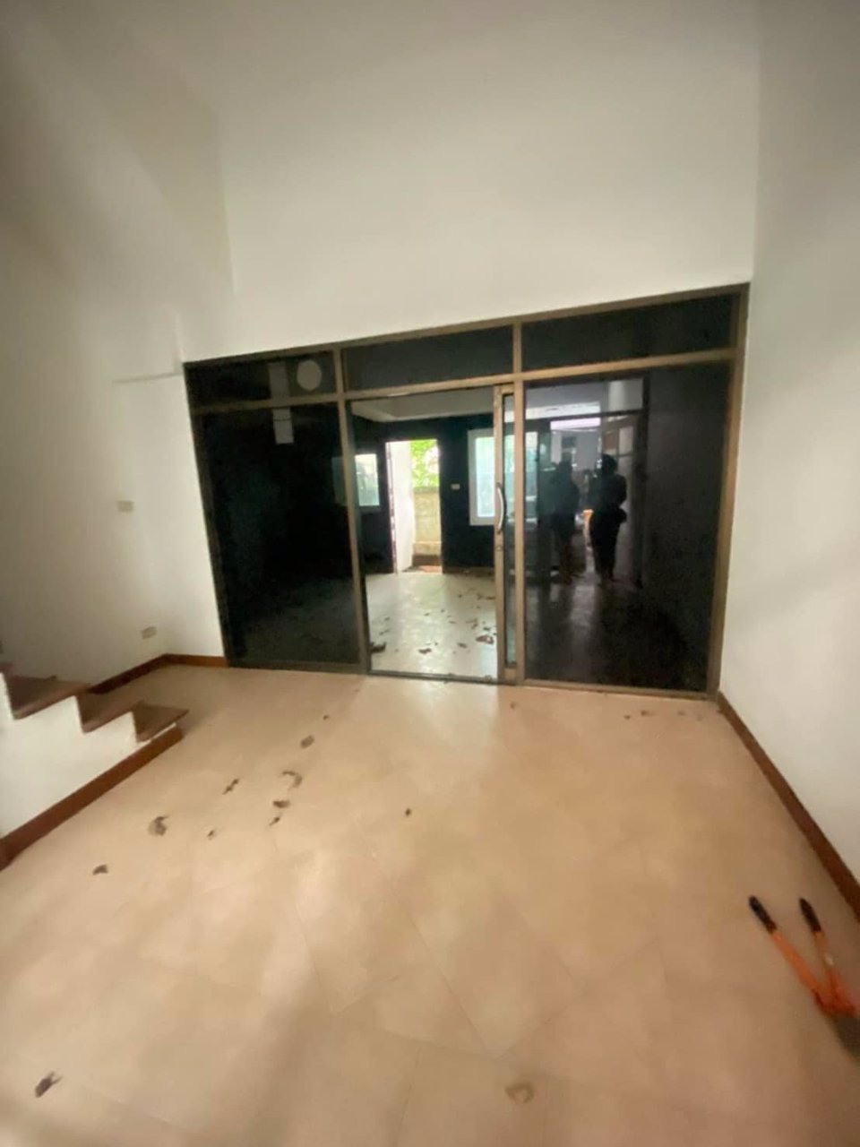 ขายด่วน-ทาวน์โฮม-45-ชั้น-ซวิภาวดี-20-ลาดพร้าว-18-ต่ำกว่าประเมิน-1-ล้าน