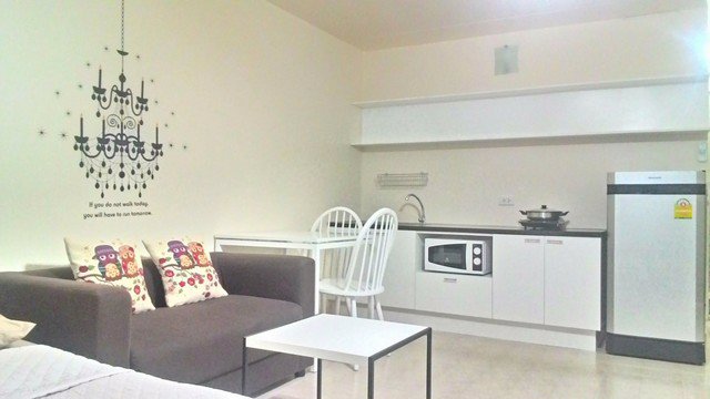 ห้องพักรายเดือน-คอนโดเมืองทอง-พร้อมเฟอร์และเครื่องใช้ไฟฟ้า-ตึก-t7