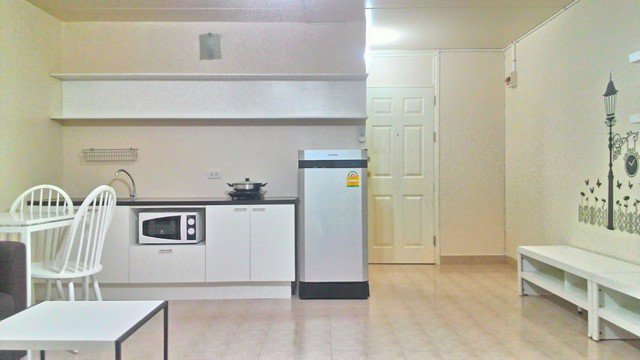 ห้องพักรายเดือน-คอนโดเมืองทอง-พร้อมเฟอร์และเครื่องใช้ไฟฟ้า-ตึก-t7