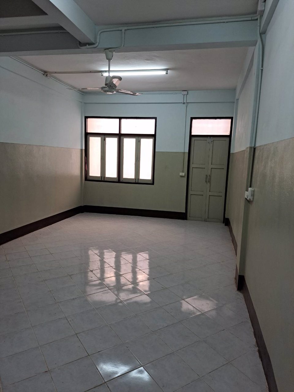 ขายอาคารพาณิชย์-5-ชั้น-1-คูหา-13-ตรว-9-ล้าน-ซอยแก้วฟ้า-มหาพฤฒาราม-กทม