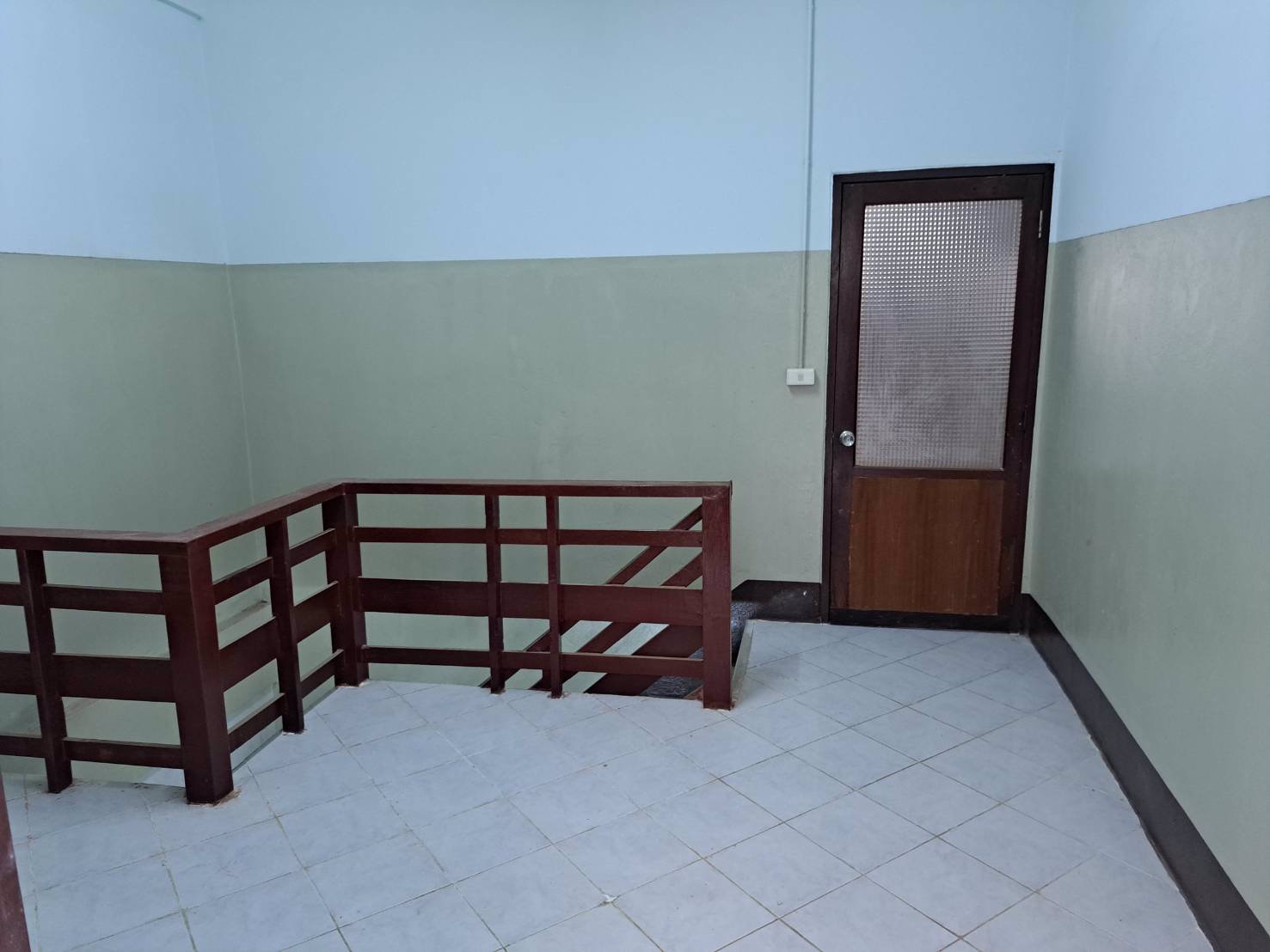 ขายอาคารพาณิชย์-5-ชั้น-1-คูหา-13-ตรว-9-ล้าน-ซอยแก้วฟ้า-มหาพฤฒาราม-กทม