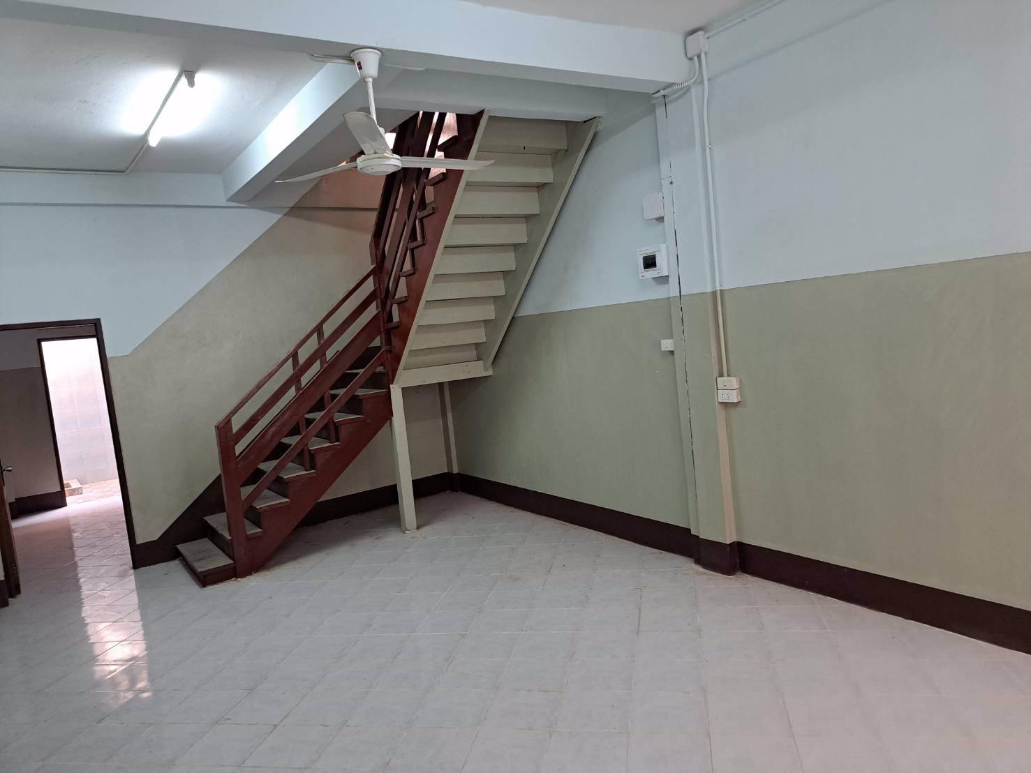 ขายอาคารพาณิชย์-5-ชั้น-1-คูหา-13-ตรว-9-ล้าน-ซอยแก้วฟ้า-มหาพฤฒาราม-กทม