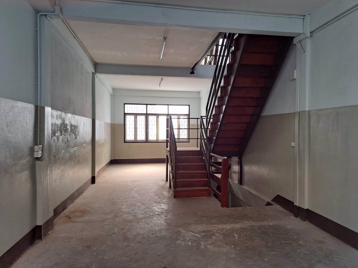 ขายอาคารพาณิชย์-5-ชั้น-1-คูหา-13-ตรว-9-ล้าน-ซอยแก้วฟ้า-มหาพฤฒาราม-กทม