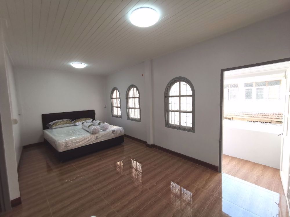 ให้เช่าทาวน์โฮม-2ชั้น-3ห้องนอน-2ห้องน้ำ-ติดกับมหาวิทยาลัยรามคำแหง