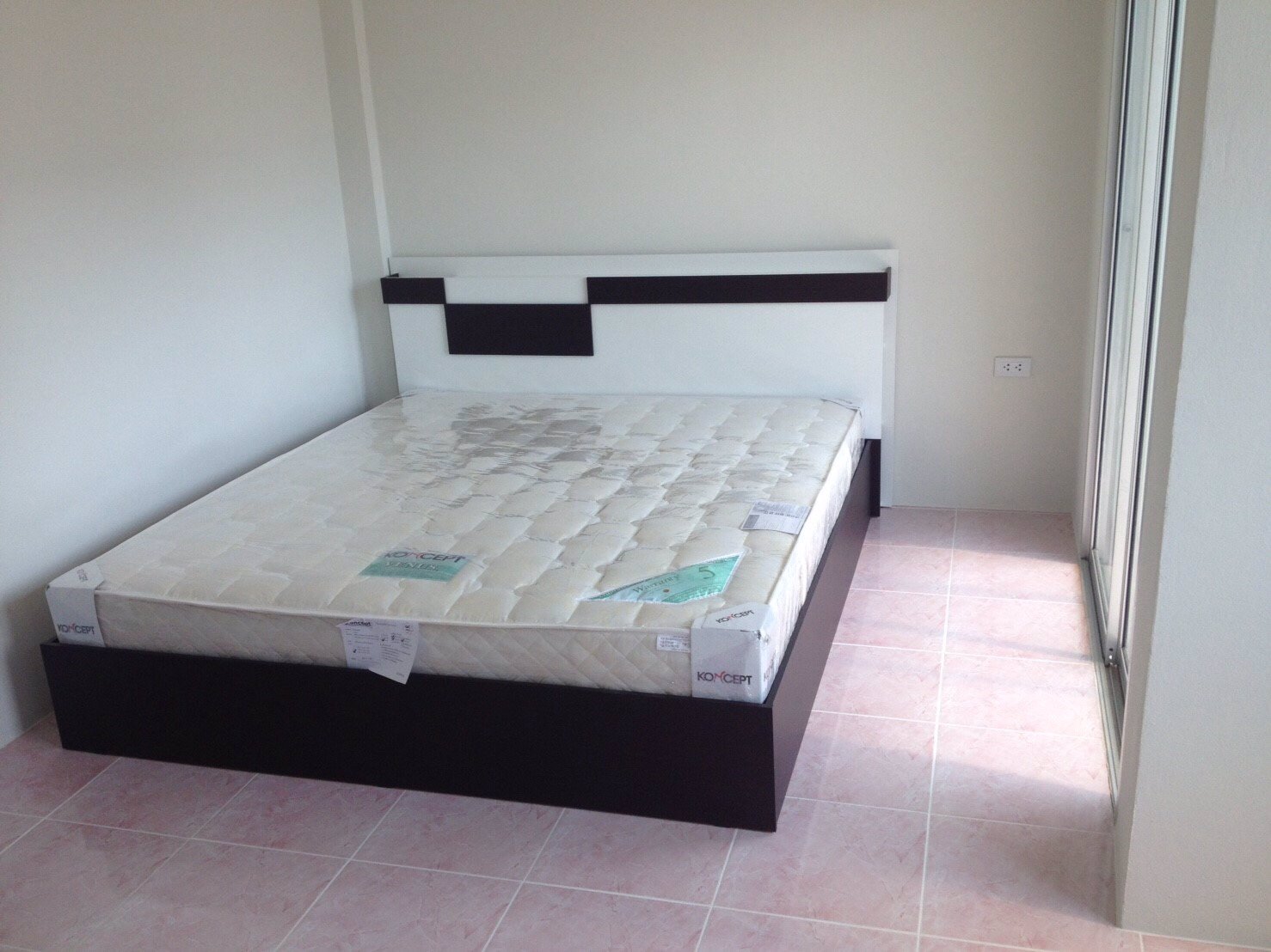 ขายทาวน์โฮม-โครงการโกลเด้นโฮมแหลมฉบัง-หลังหัวมุม-สภาพดี