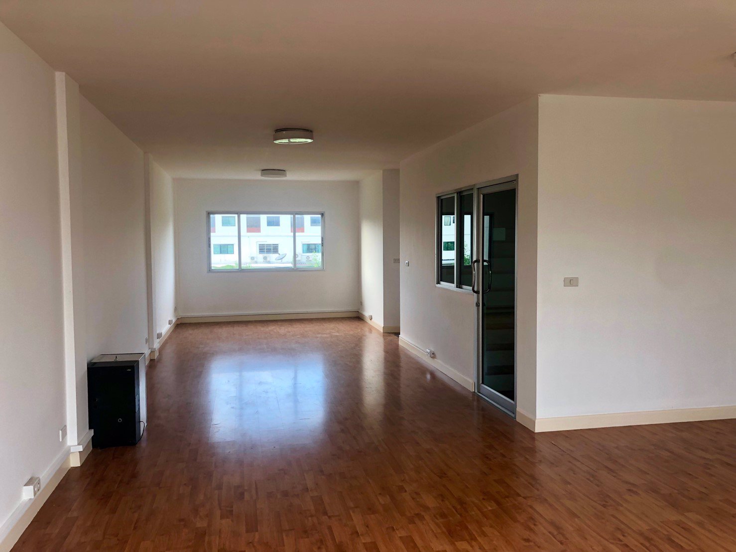 โฮมออฟฟิศ-4-ชั้น-โครงการเวิร์คเพลส-รัชดา-รามอินทรา-ทำเลดี