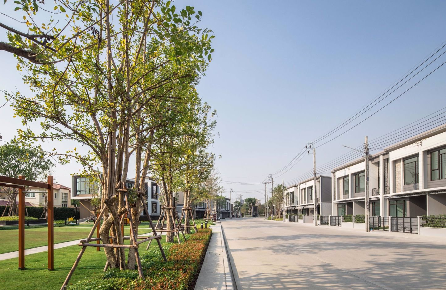 ให้เช่าทาวน์เฮาส์ใหม่ทั้งหลัง-2-ชั้น-โครงการพลีโน่-บางใหญ่