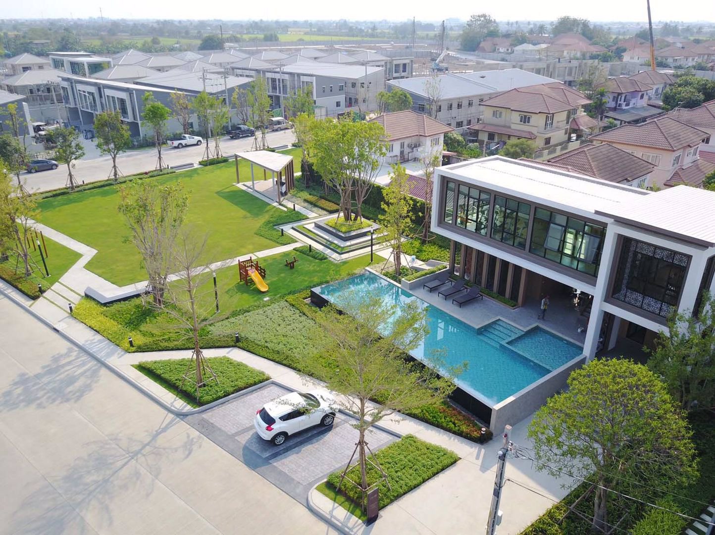 ให้เช่าทาวน์เฮาส์ใหม่ทั้งหลัง-2-ชั้น-โครงการพลีโน่-บางใหญ่