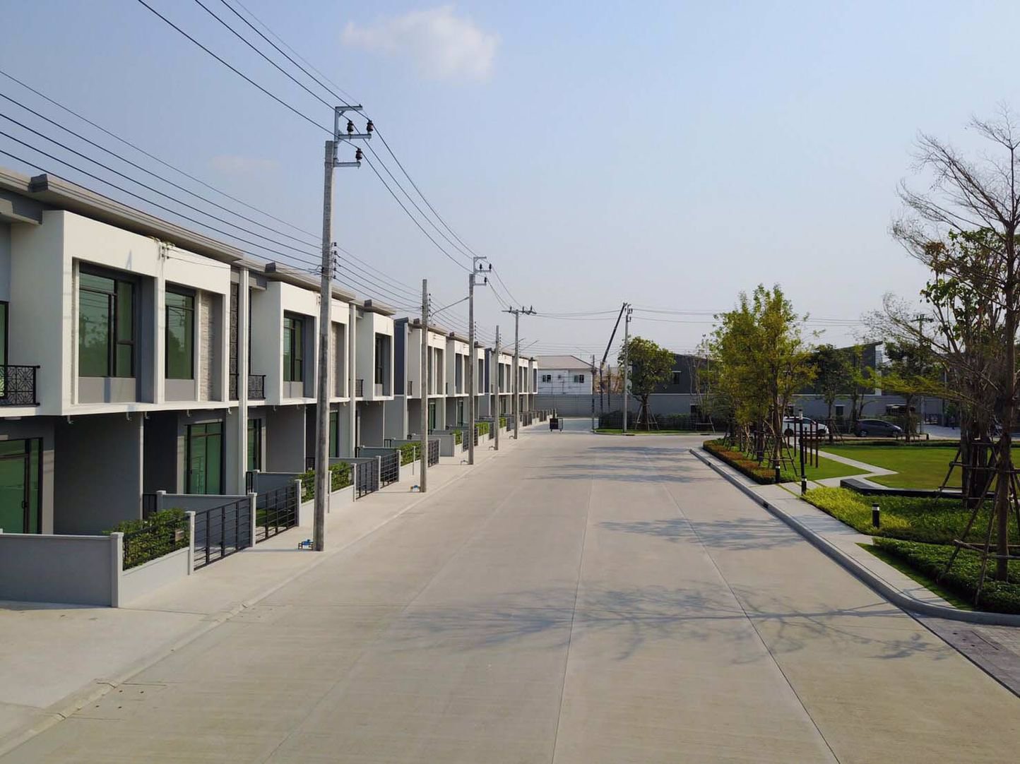 ให้เช่าทาวน์เฮาส์ใหม่ทั้งหลัง-2-ชั้น-โครงการพลีโน่-บางใหญ่