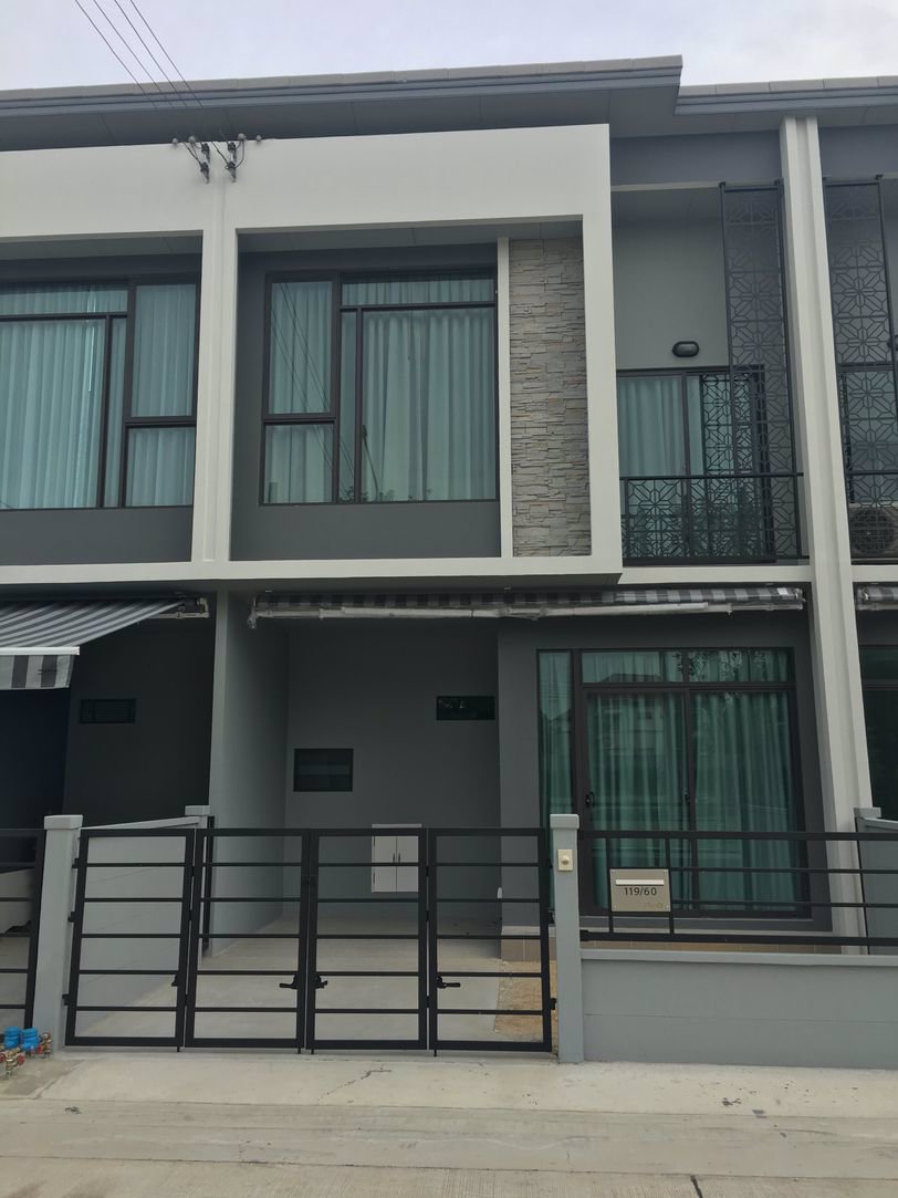 ให้เช่าทาวน์เฮาส์ใหม่ทั้งหลัง-2-ชั้น-โครงการพลีโน่-บางใหญ่