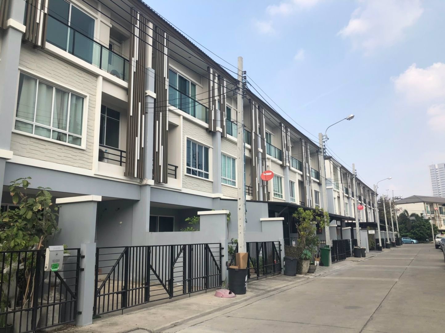 ให้เช่าทาวน์เฮาส์ใหม่ทั้งหลัง-3-ชั้น-โครงการ-the-plant-citi-เมืองทองธานี