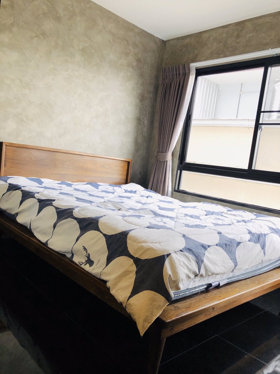 ให้เช่าคอนโด-“h2-condo-ตึก-metal-สไตล์ลอฟท์