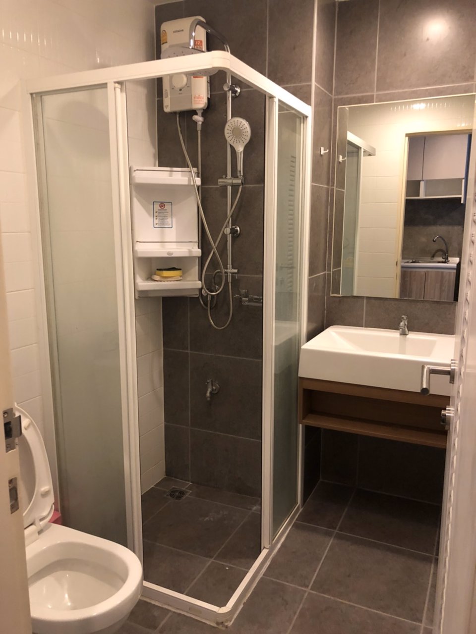 ให้เช่าคอนโด-“h2-condo-ตึก-metal-สไตล์ลอฟท์