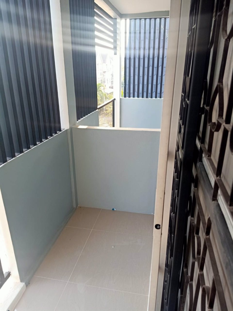 ขายทาวน์เฮ้าส์-3-ชั้น-หมู่บ้านเมืองทองการ์เด้น-33