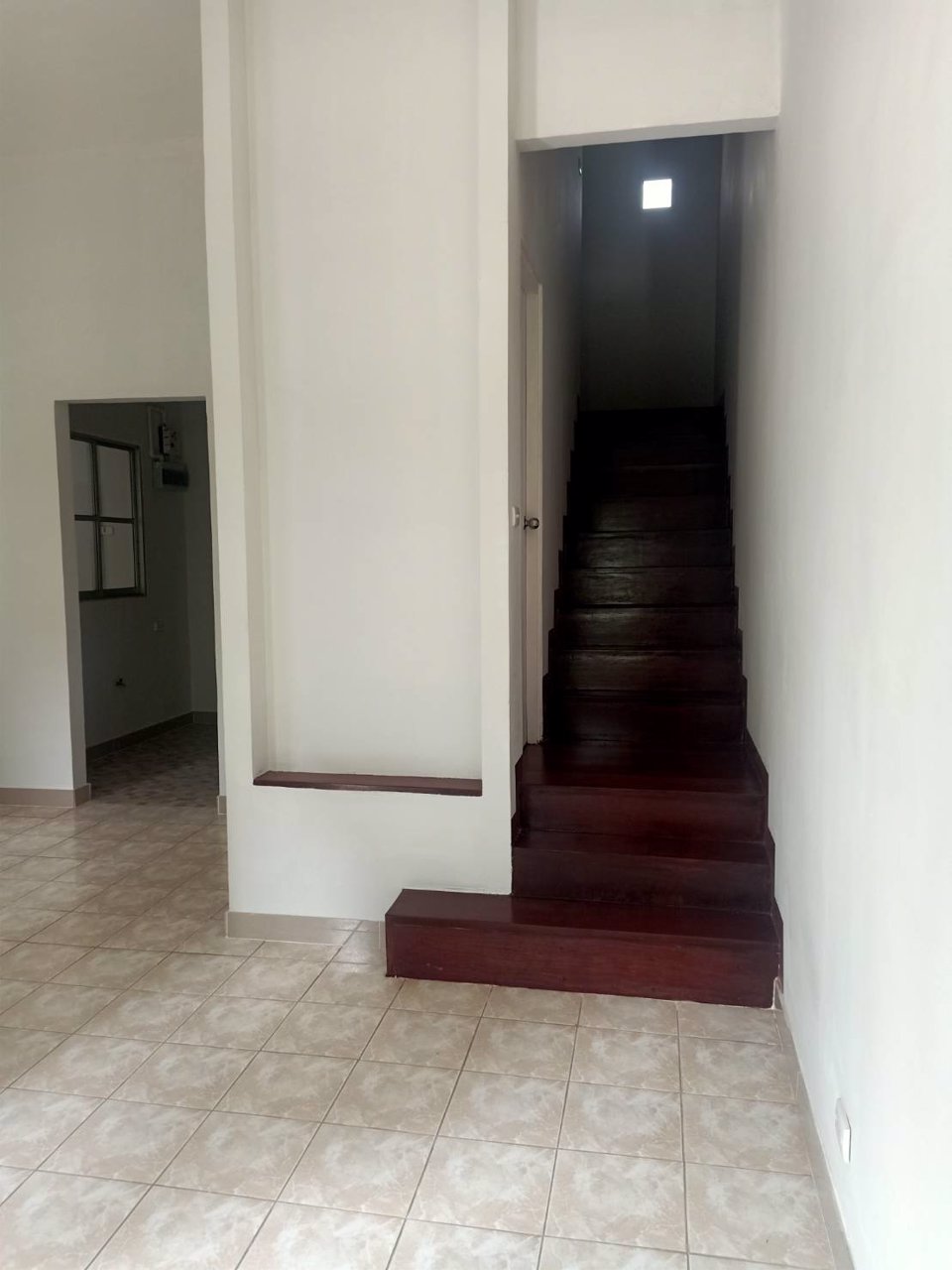 ขายทาวน์เฮ้าส์-3-ชั้น-หมู่บ้านเมืองทองการ์เด้น-33