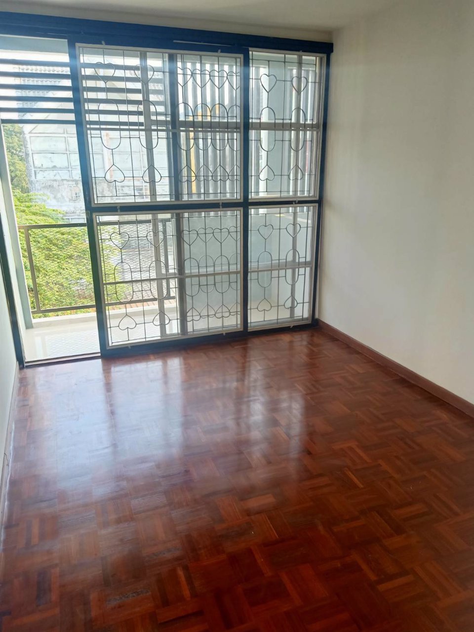 ขายทาวน์เฮ้าส์-3-ชั้น-หมู่บ้านเมืองทองการ์เด้น-33