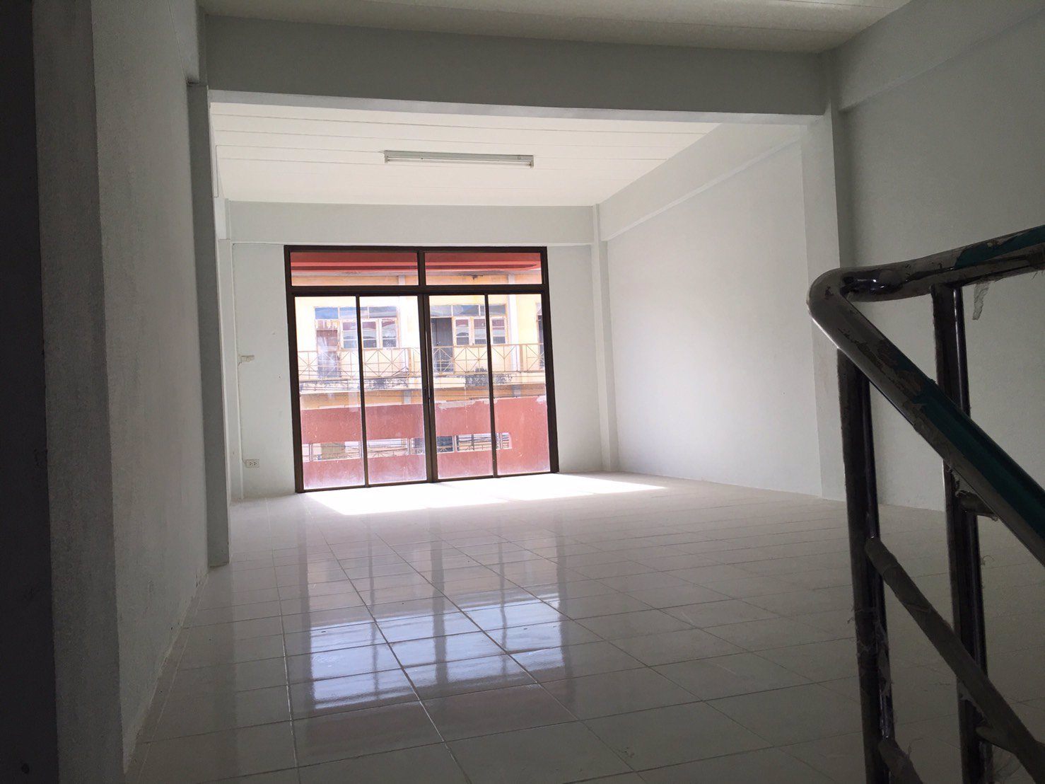 ขายอาคารพานิชย์-อยู่ในเครือสหพัฒน์-ศรีราชา