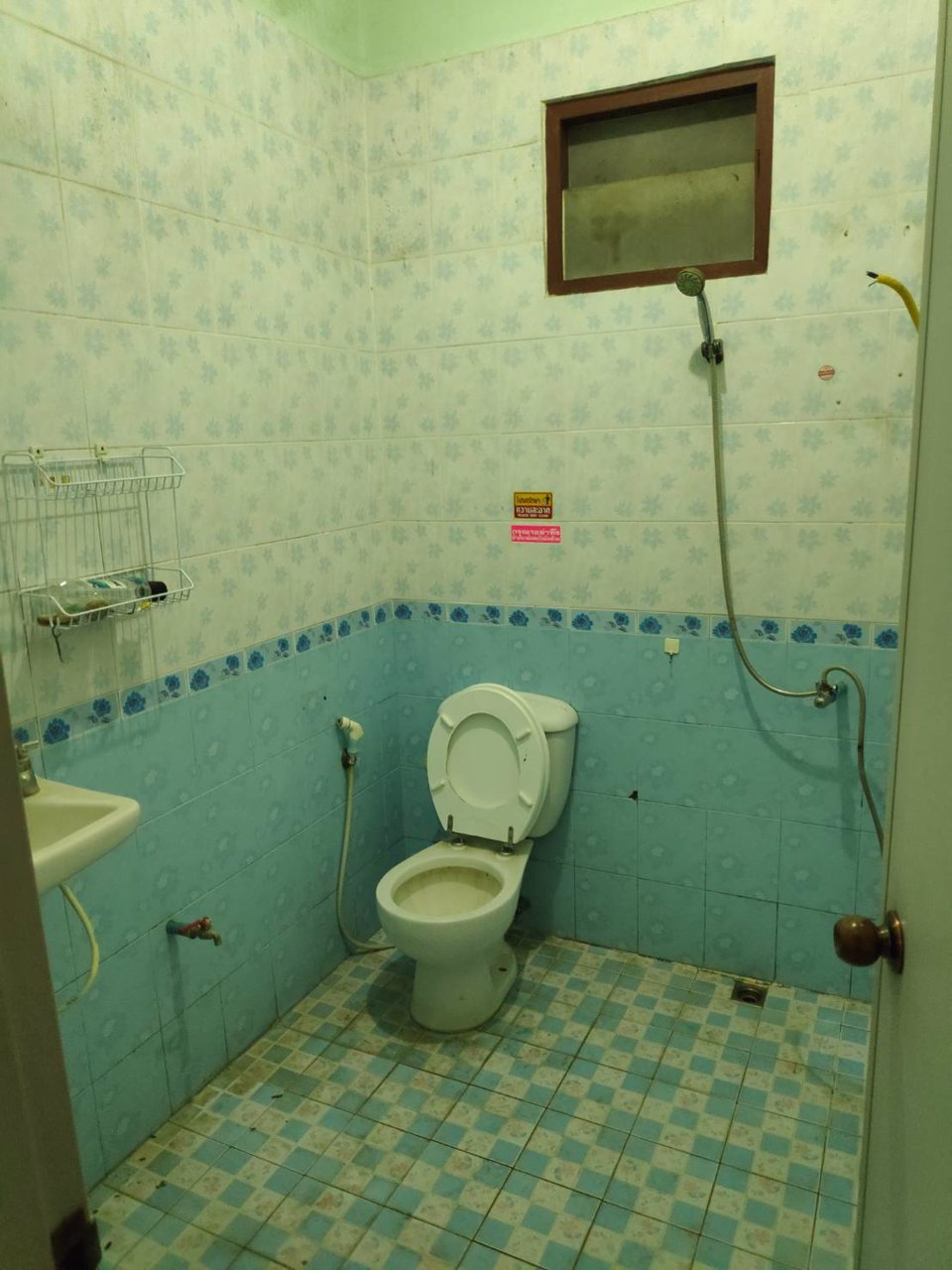 ขายโกดังพร้อมที่อยู่อาศัย-ติดถนนสายหลักเชียงใหม่-จอมทอง