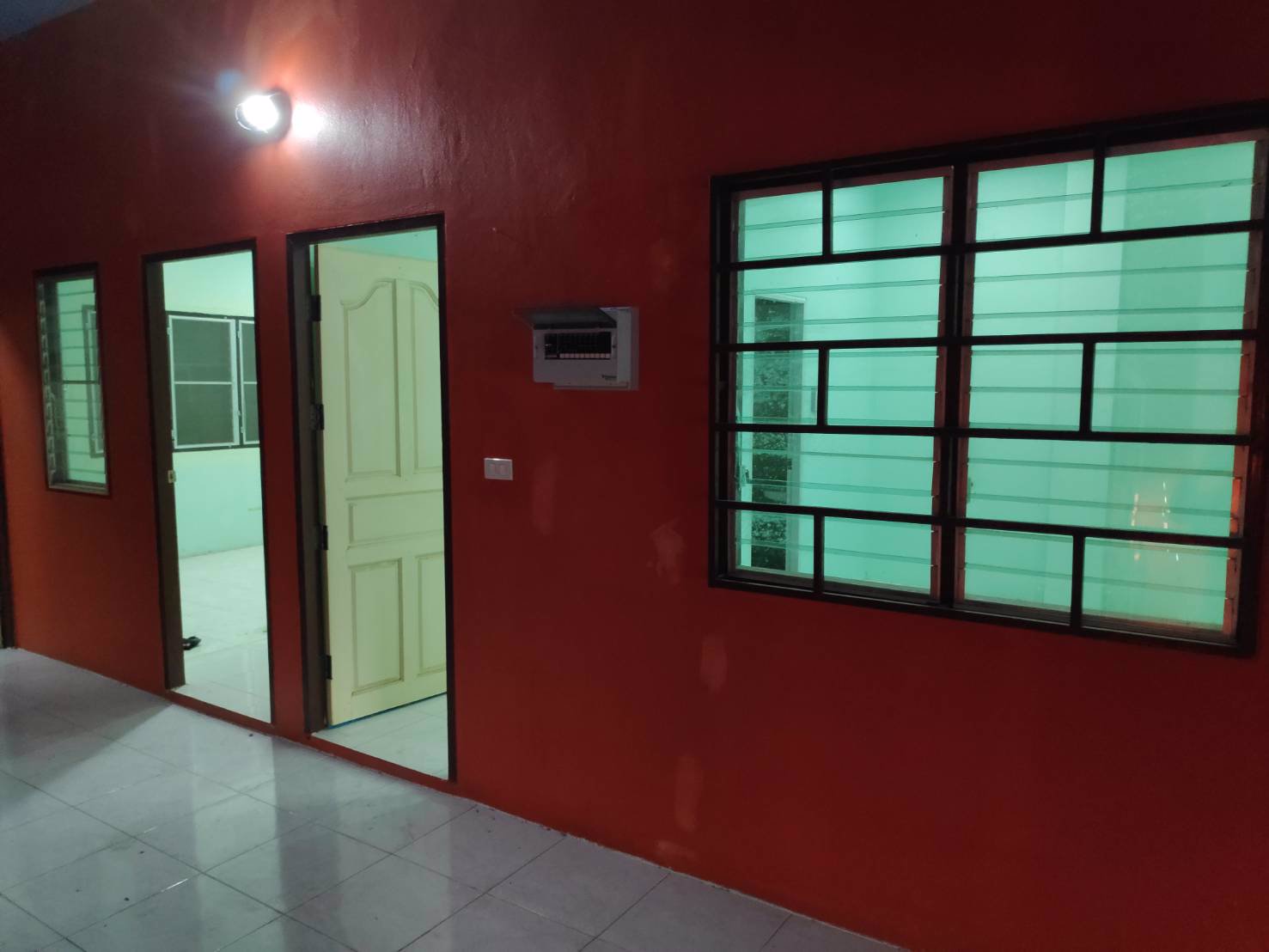 ขายโกดังพร้อมที่อยู่อาศัย-ติดถนนสายหลักเชียงใหม่-จอมทอง