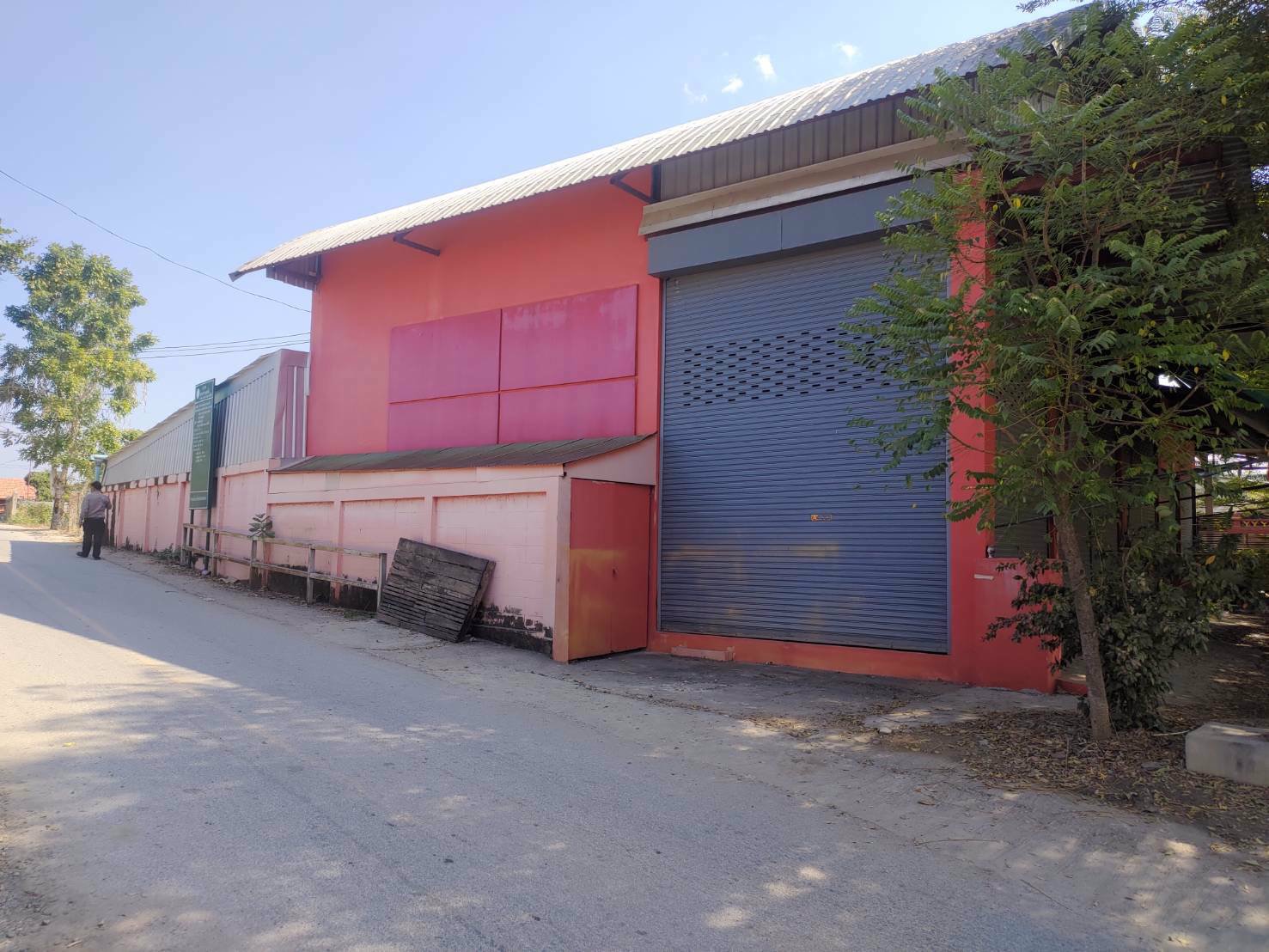 ขายโกดังพร้อมที่อยู่อาศัย-ติดถนนสายหลักเชียงใหม่-จอมทอง