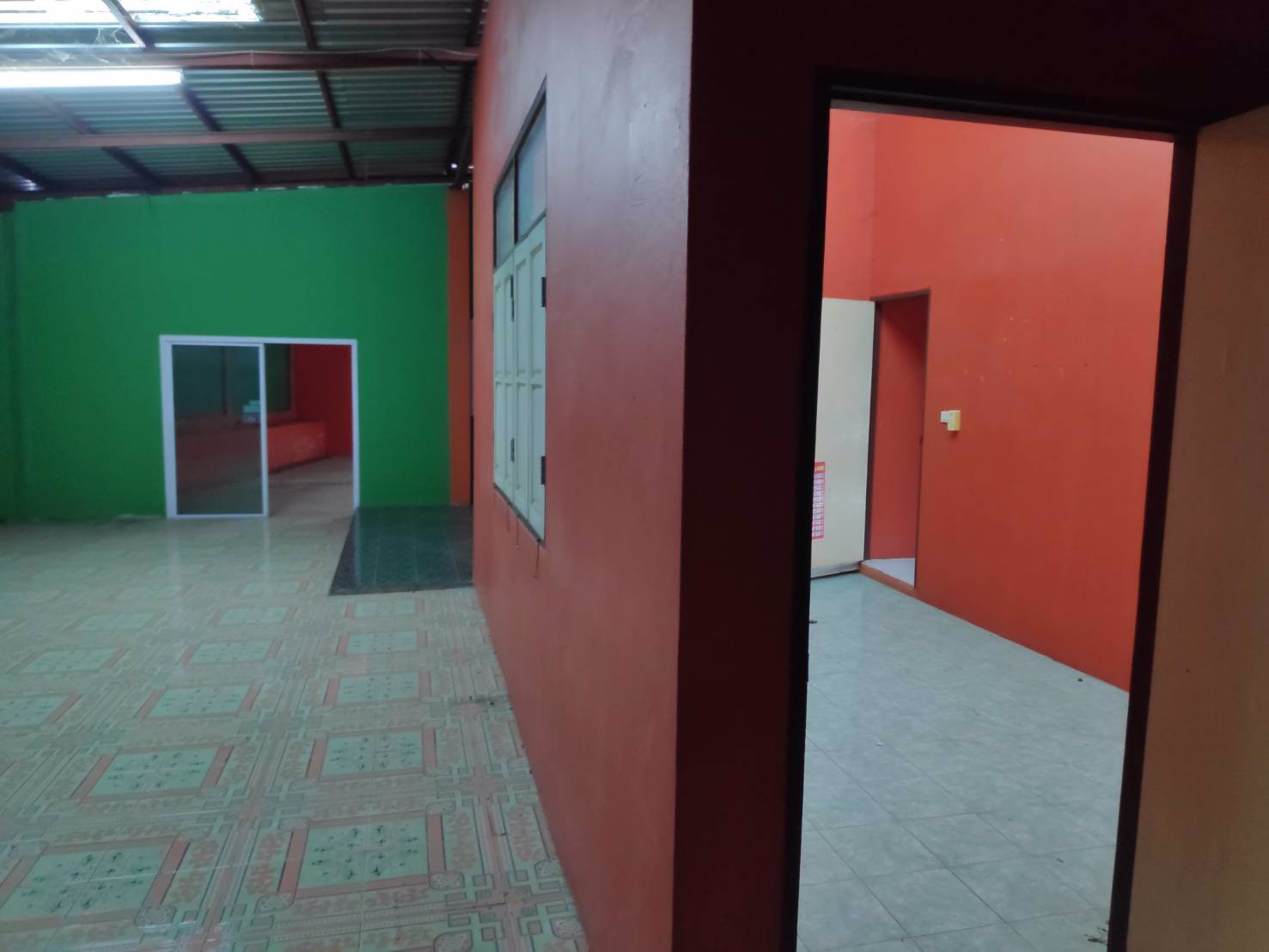 ขายโกดังพร้อมที่อยู่อาศัย-ติดถนนสายหลักเชียงใหม่-จอมทอง